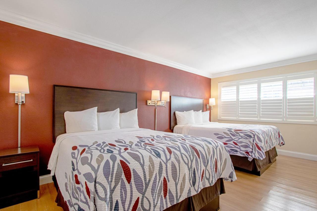 Red Roof Inn & Suites Monterey Esterno foto