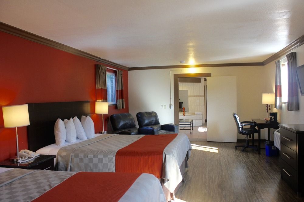 Red Roof Inn & Suites Monterey Esterno foto