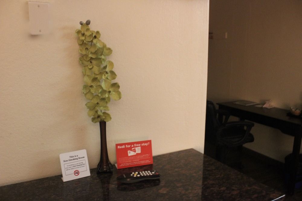 Red Roof Inn & Suites Monterey Esterno foto