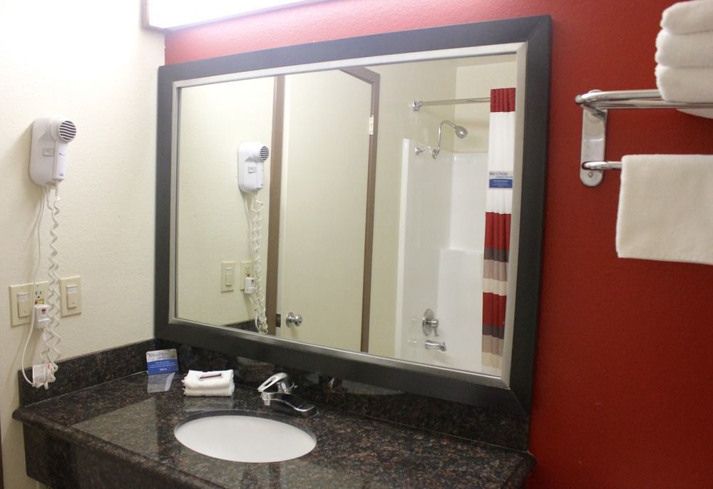 Red Roof Inn & Suites Monterey Esterno foto
