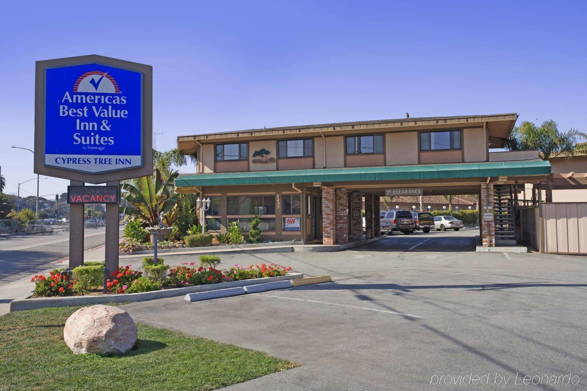 Red Roof Inn & Suites Monterey Esterno foto