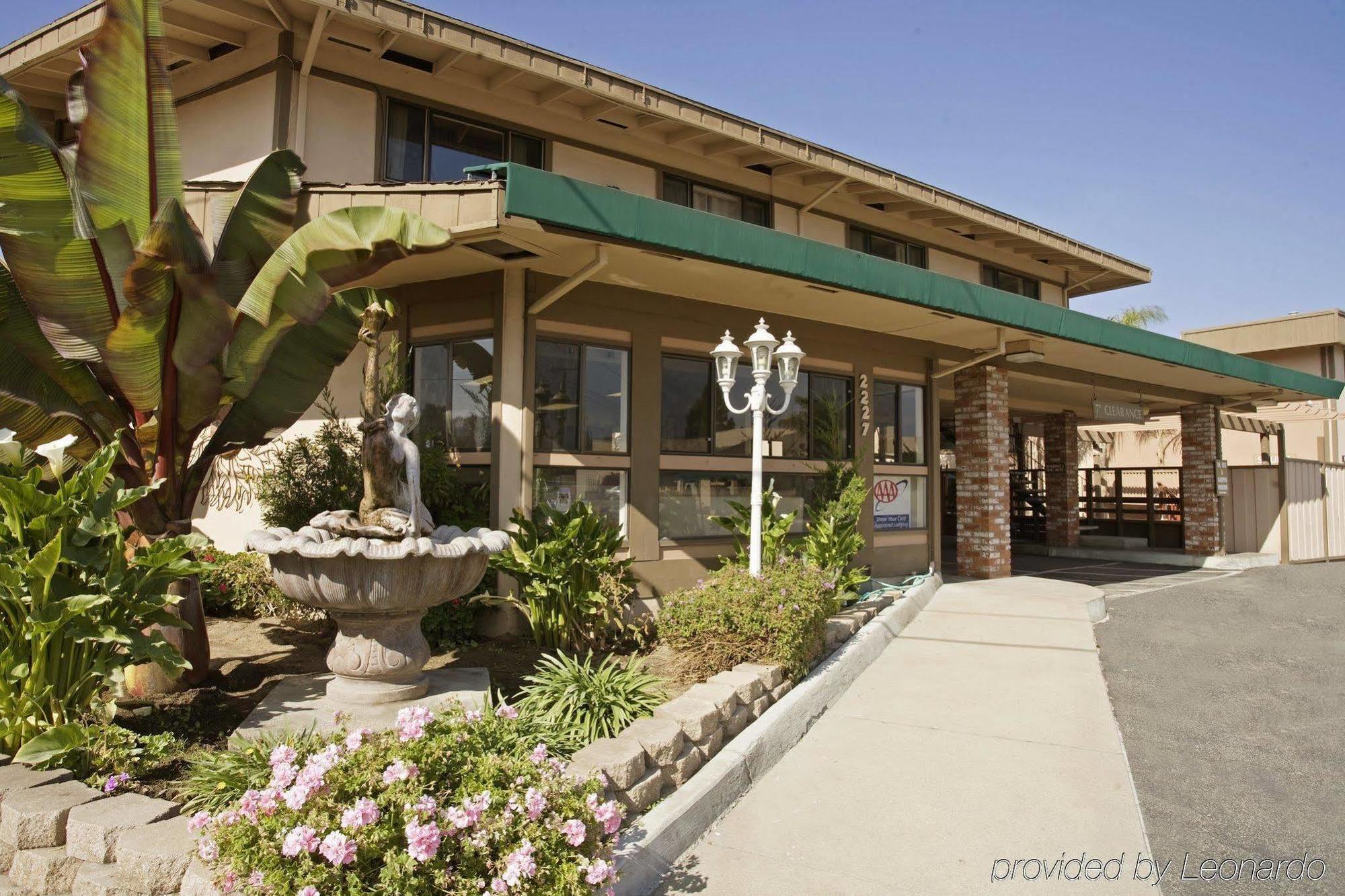 Red Roof Inn & Suites Monterey Esterno foto